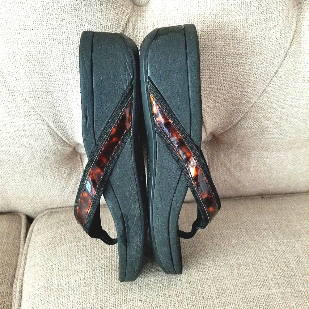 Vionic sandals - Picture 2 of 4